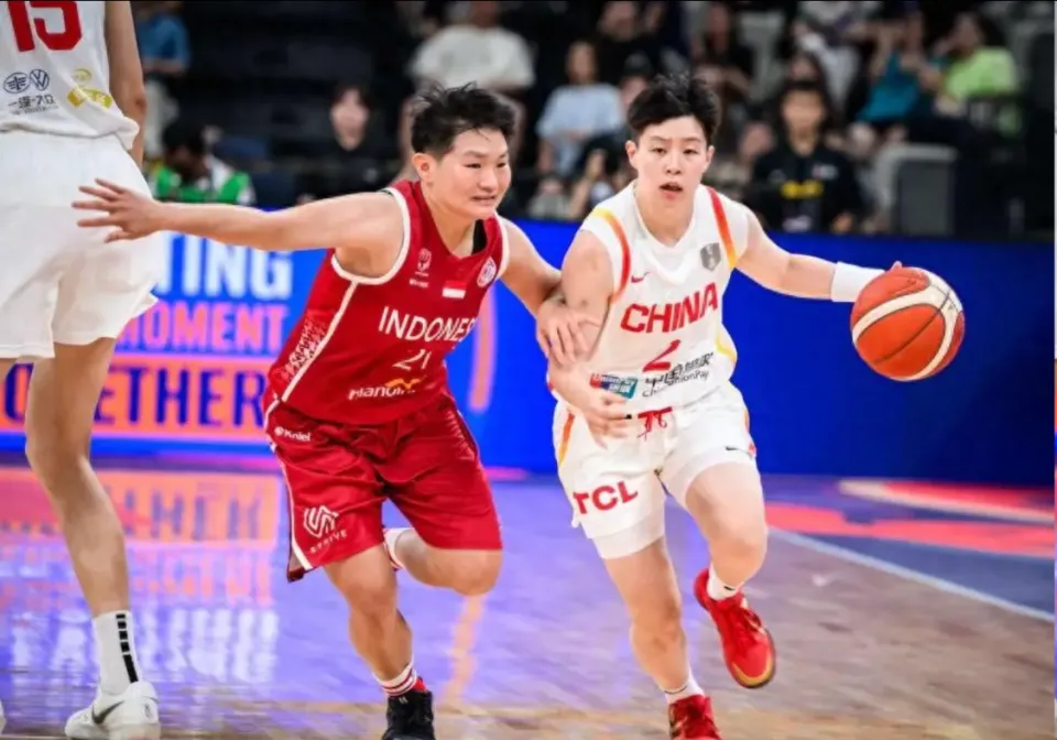 开云体育平台-季后赛场均12+7揽下FMVP！女篮前任扛旗人，或被宫鲁鸣重新召唤？